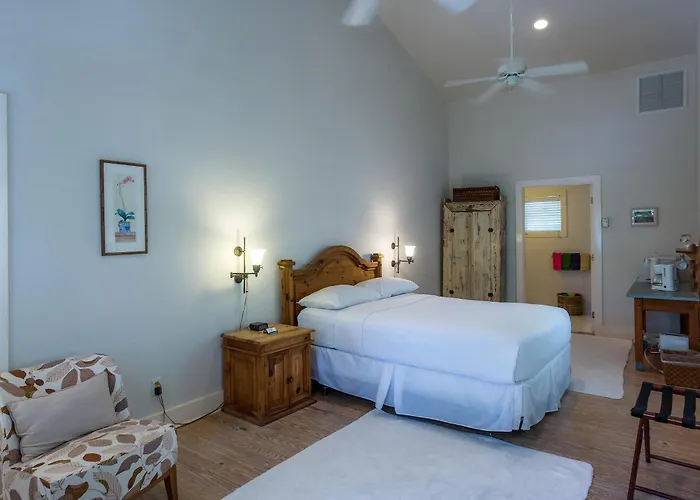 Casa 325 Guesthouse